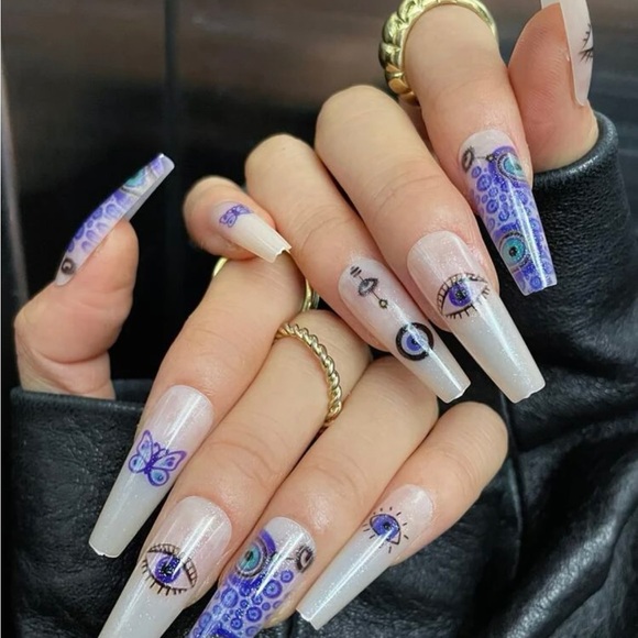 Press on nails - Picture 2 of 3